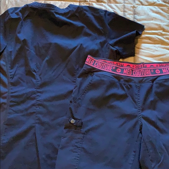 Scrubs - Picture 2 of 3